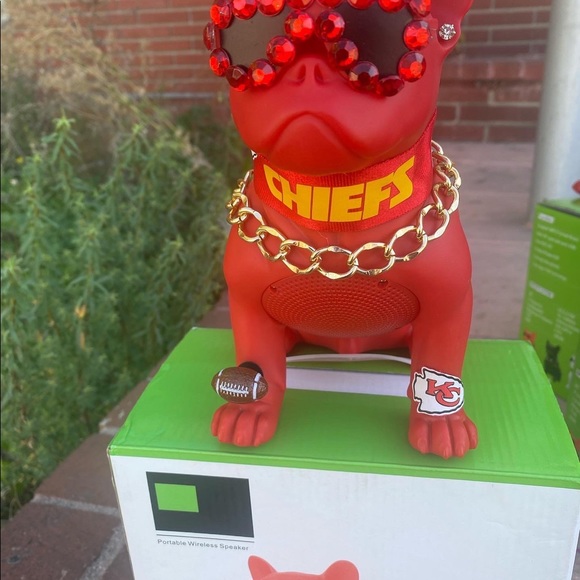 Customized NFL French Bulldog Wireless Bluetooth Dog Speaker, FM Radio & MP3. - Picture 5 of 8